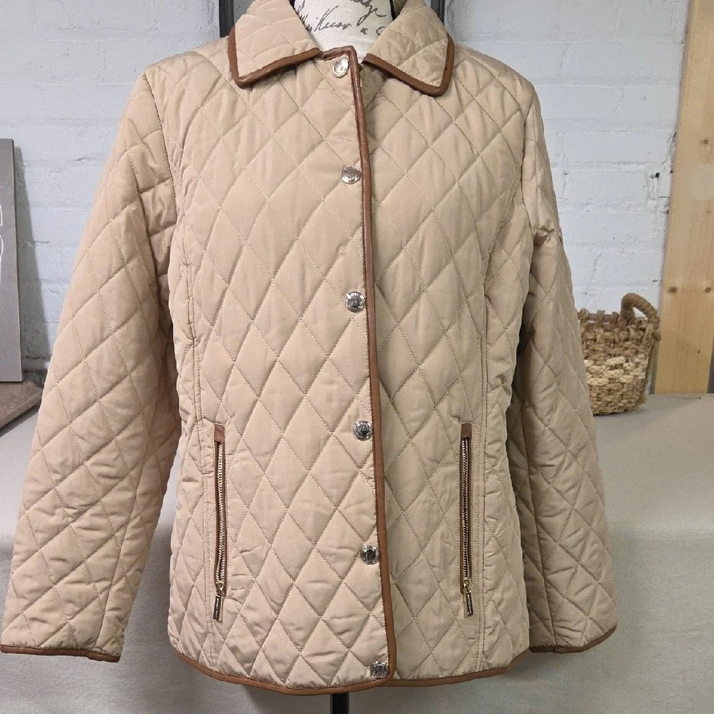 Michael Kors Quilted Beige Puffer Jacket Gold Accents Size LARGE